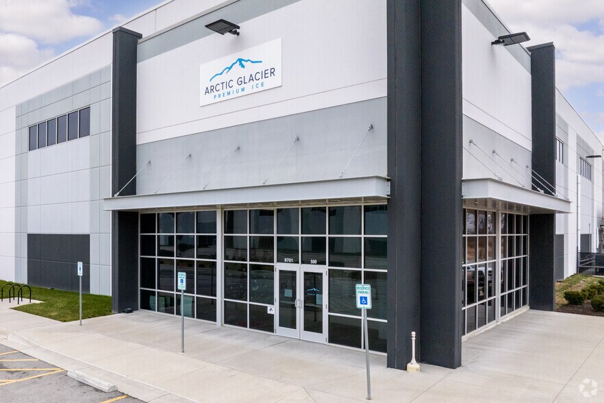 9501 NE Parvin Rd, Kansas City, MO à louer - Photo du bâtiment - Image 3 de 10