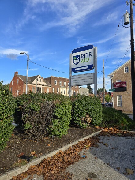 43 Baltimore St, Hanover, PA à louer - Photo du bâtiment - Image 3 de 6