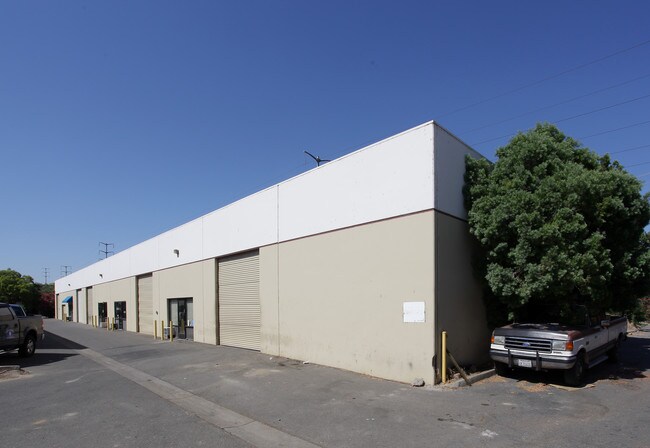 Plus de détails pour 830 Northport Dr, West Sacramento, CA - Industriel à louer