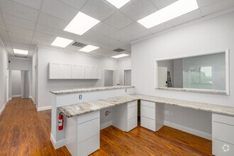 1425 Viscaya Pky, Cape Coral, FL for lease Interior Photo- Image 2 of 18