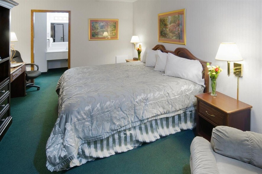 2426 S Lincoln Ave, York, NE à vendre - Photo du bâtiment - Image 2 de 19