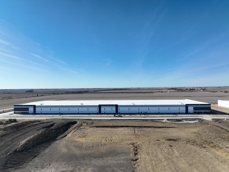 8730 Northwest Blvd, Davenport, IA for lease - Aerial - Image 1 of 12