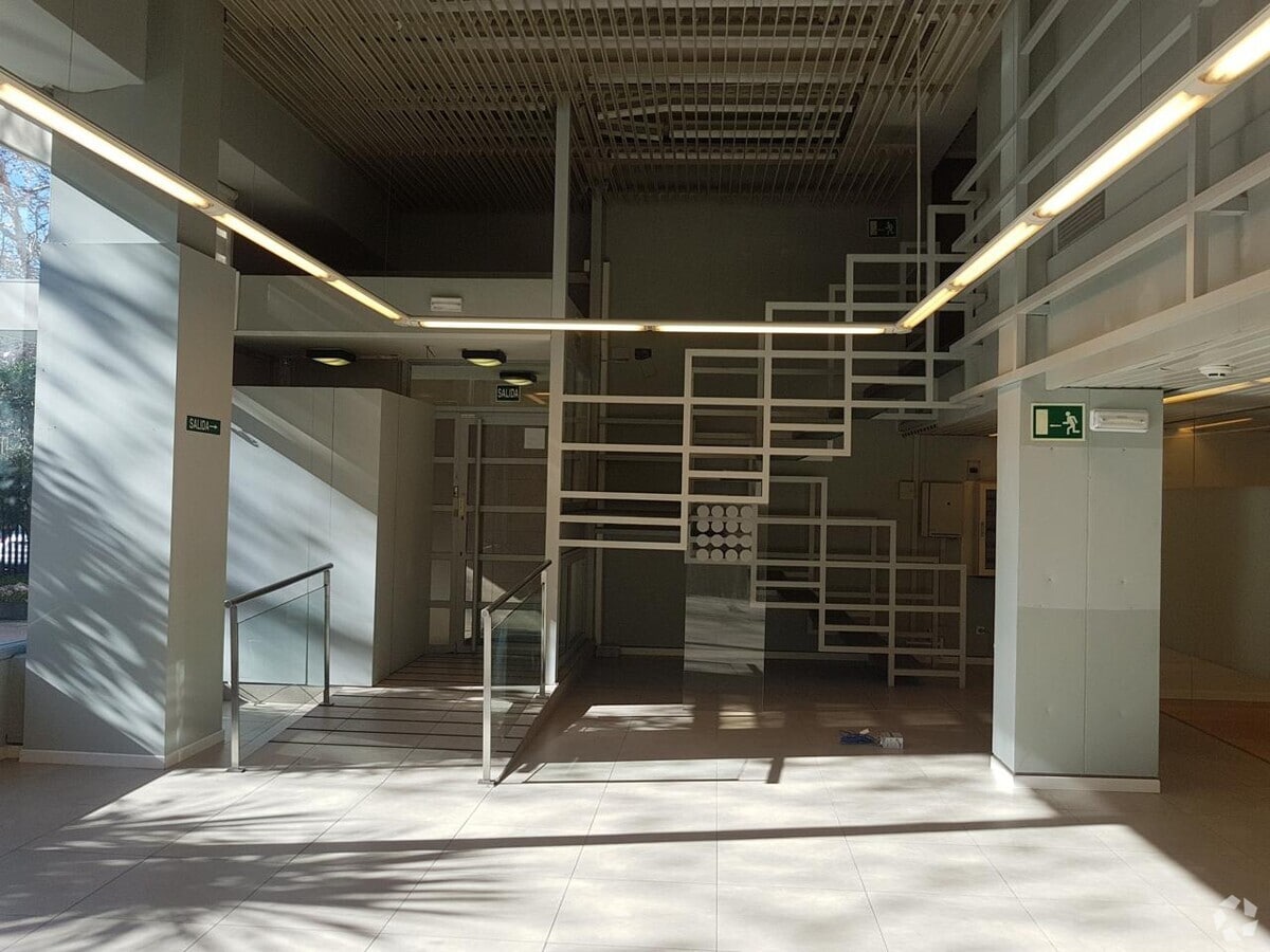 Avenida de Alberto Alcocer, 29, Madrid, MAD 28036 - Unit Puerta 01, Esc. 1 - - Interior Photo - Image 2 of 19