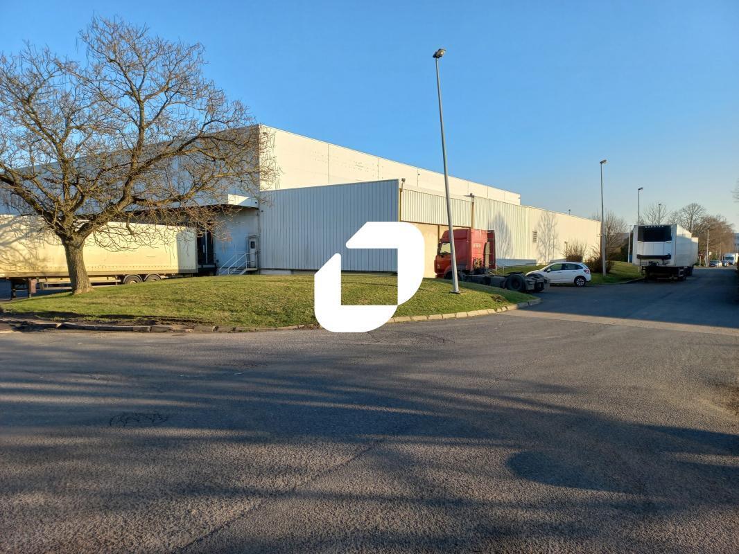 Industrial in Tremblay-en-France for lease Building Photo- Image 1 of 6