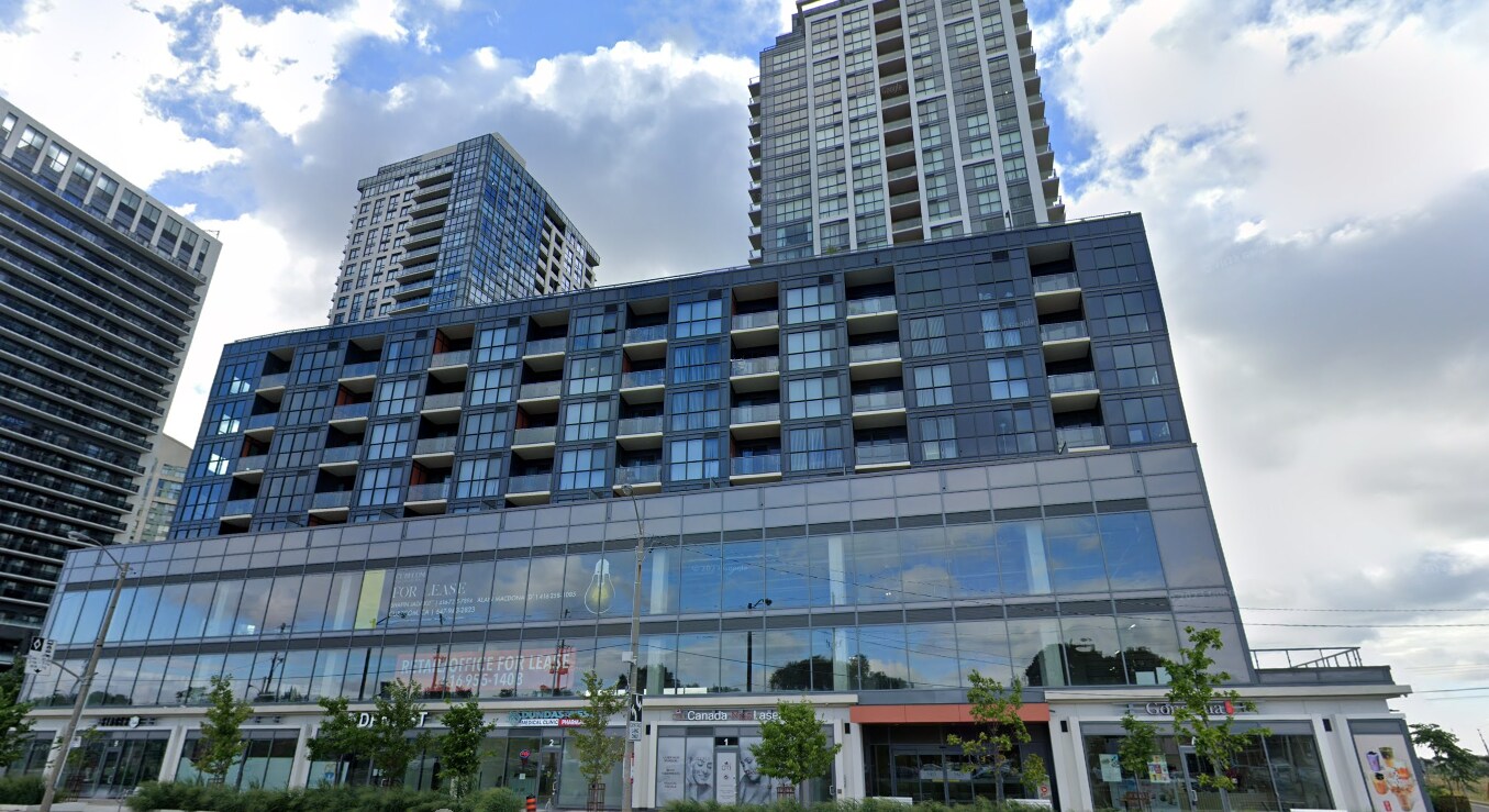 5425 Dundas St W, Toronto, ON à louer Photo du bâtiment- Image 1 de 2