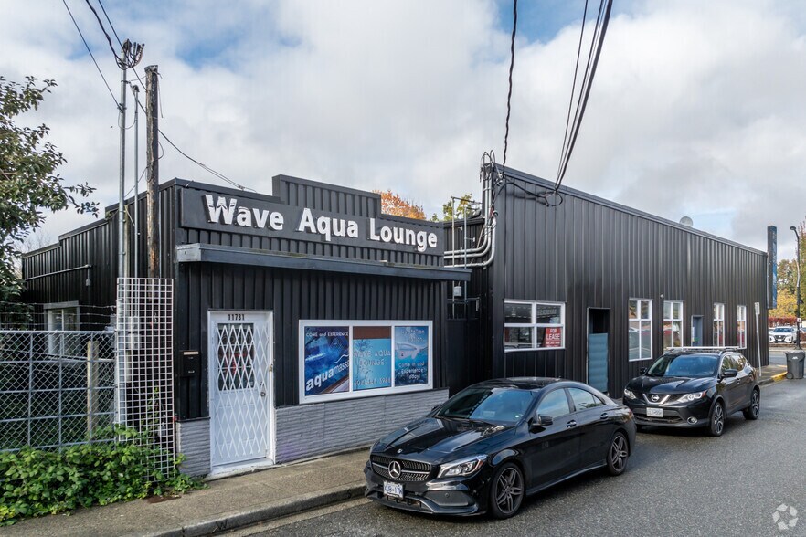22444 Lougheed Hwy, Maple Ridge, BC for lease - Primary Photo - Image 1 of 2