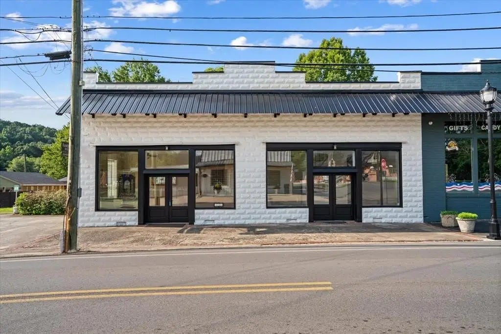 313 Wolfe St, Cohutta, GA for sale Primary Photo- Image 1 of 42