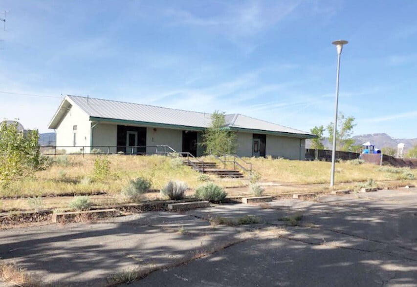 172 Nevada st, Herlong, CA for sale - Primary Photo - Image 1 of 35