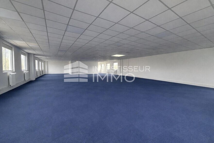 Office in Lognes for lease - Interior Photo - Image 2 of 6