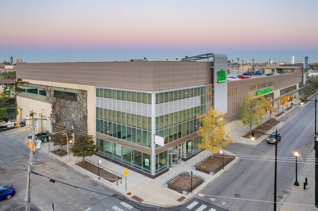 More details for 1550 N Kingsbury St, Chicago, IL - Retail for Lease