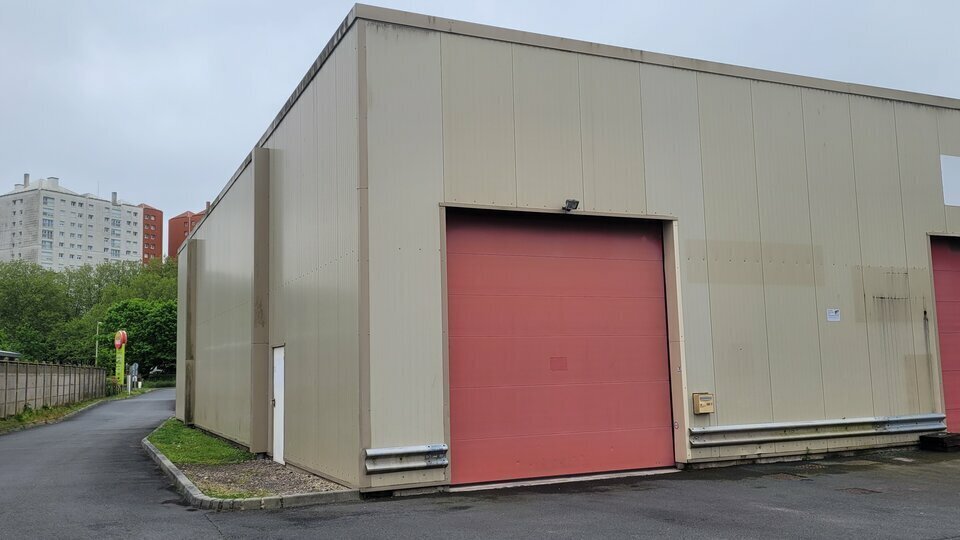 Industrial in Le Grand-Quevilly for lease - Building Photo - Image 1 of 9