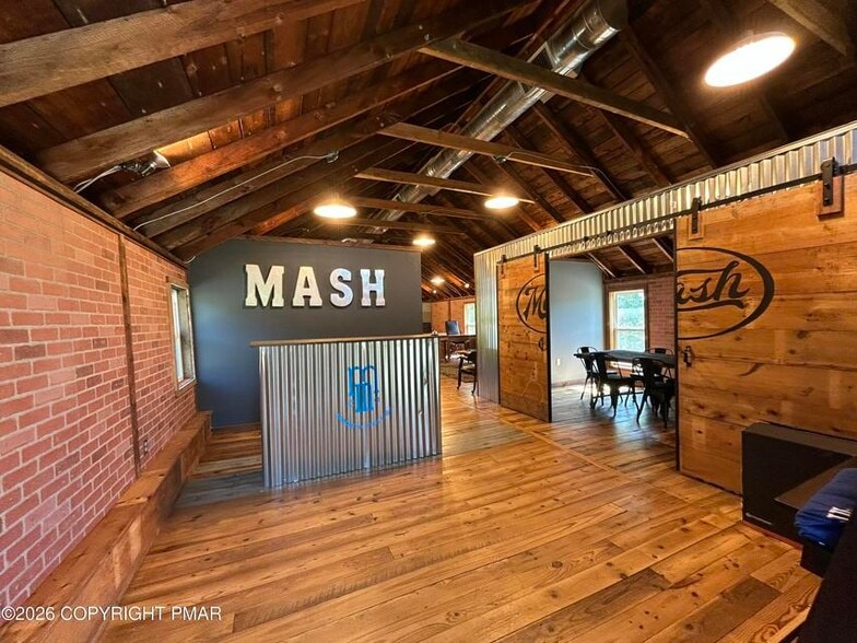 3527 Middle Easton Belmont Pike, Stroudsburg, PA for sale - Building Photo - Image 3 of 4