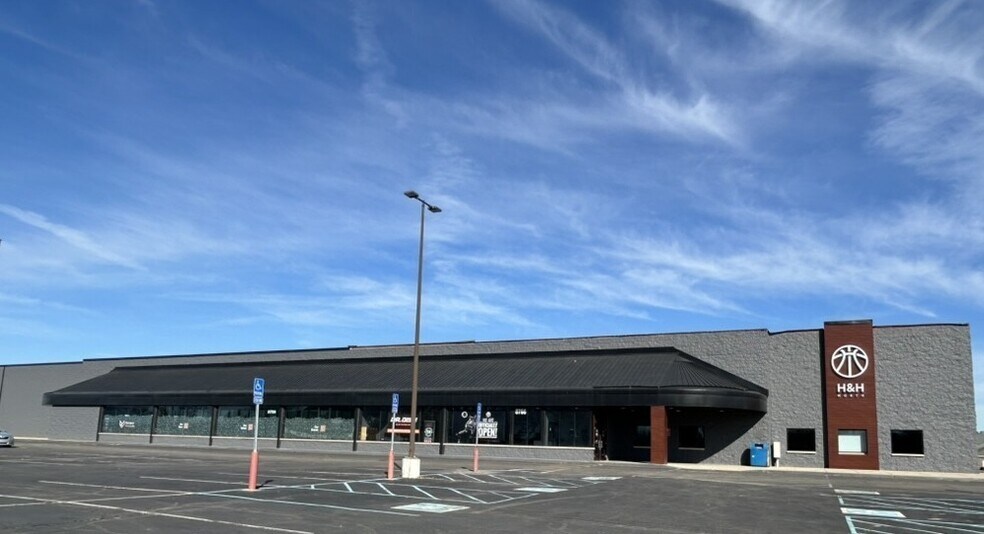 8766 E 96th St, Fishers, IN à louer - Photo du bâtiment - Image 2 de 4