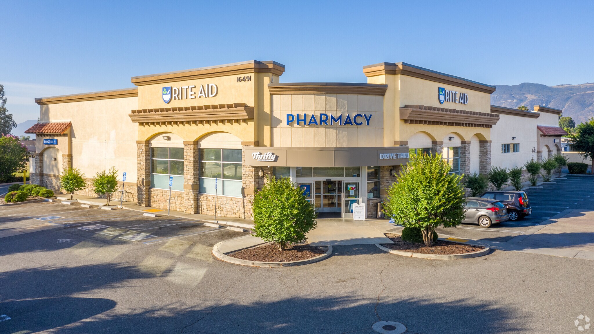 16491 Lakeshore Dr, Lake Elsinore, CA à louer Photo du bâtiment- Image 1 de 12