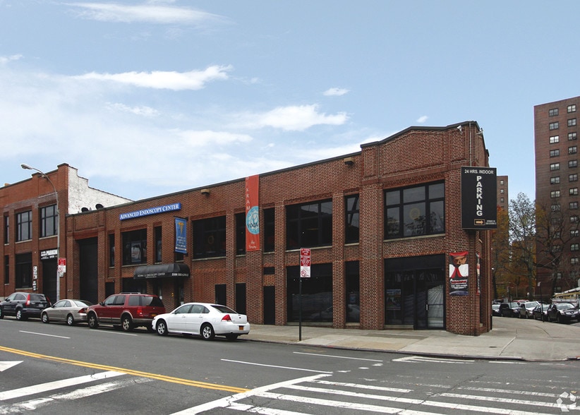 5500 Broadway, Bronx, NY à louer - Photo du bâtiment - Image 3 de 8
