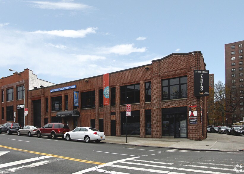5500 Broadway, Bronx, NY à louer - Photo du bâtiment - Image 3 de 8