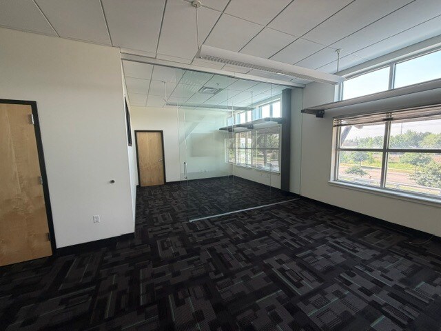 320 E Vine Dr, Fort Collins, CO à louer - Photo du bâtiment - Image 3 de 11