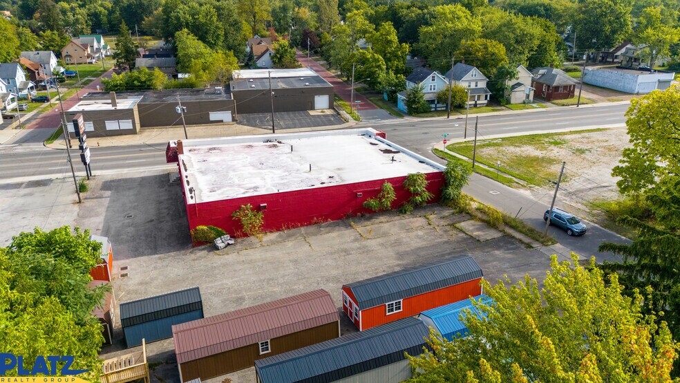 1444 Youngstown Rd SE, Warren, OH à vendre - Photo du bâtiment - Image 2 de 5