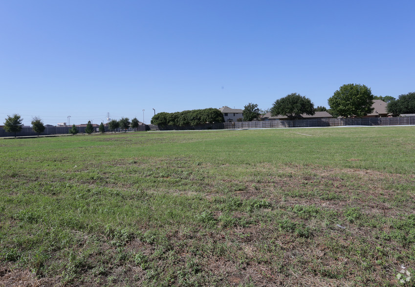 2500 Smith Barry Rd, Pantego, TX for sale - Primary Photo - Image 1 of 4