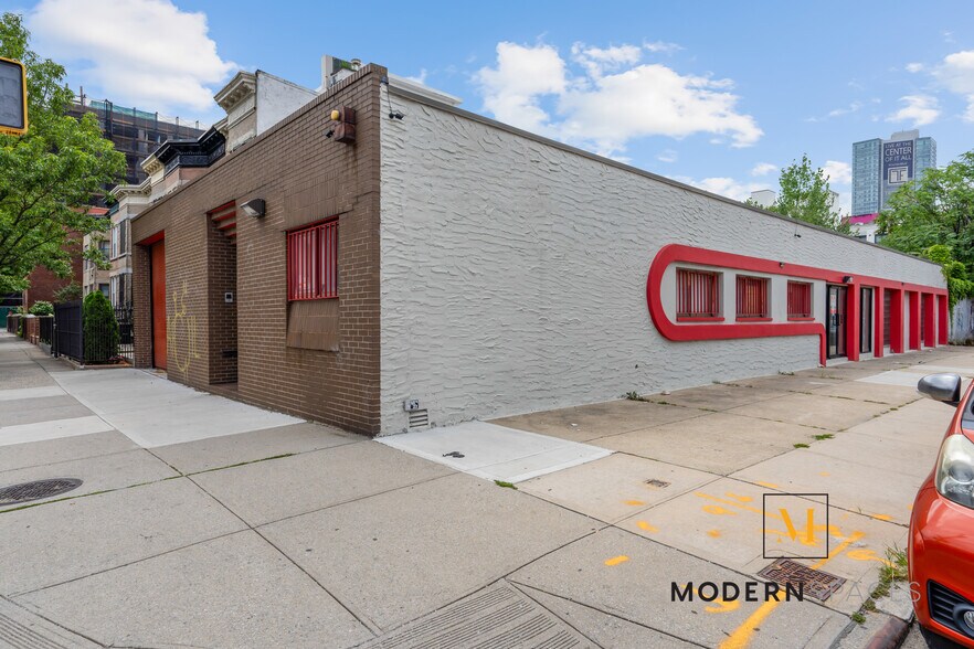4530 11th St, Long Island City, NY à louer - Photo du bâtiment - Image 3 de 19