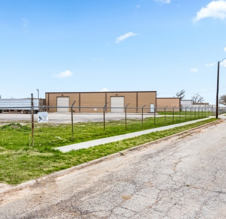 3001 Central Fwy, Wichita Falls, TX for lease - Primary Photo - Image 1 of 4