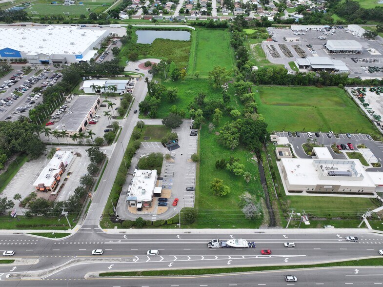 640 10th St E, Palmetto, FL à louer - Photo du bâtiment - Image 3 de 6
