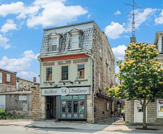 54 Foster St, Perth, ON à vendre - Photo du bâtiment - Image 2 de 14