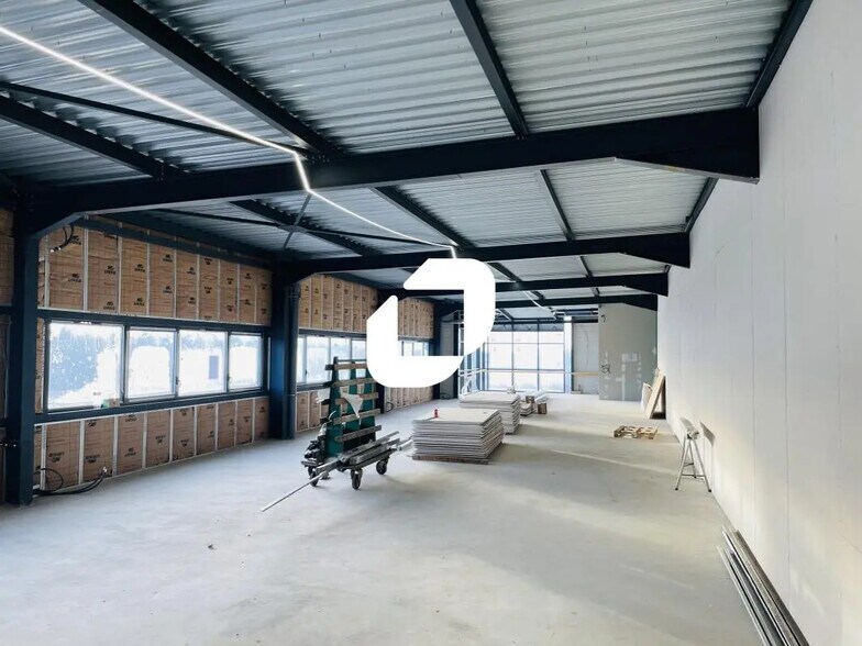 Flex in Courtry for sale - Construction Photo - Image 2 of 4