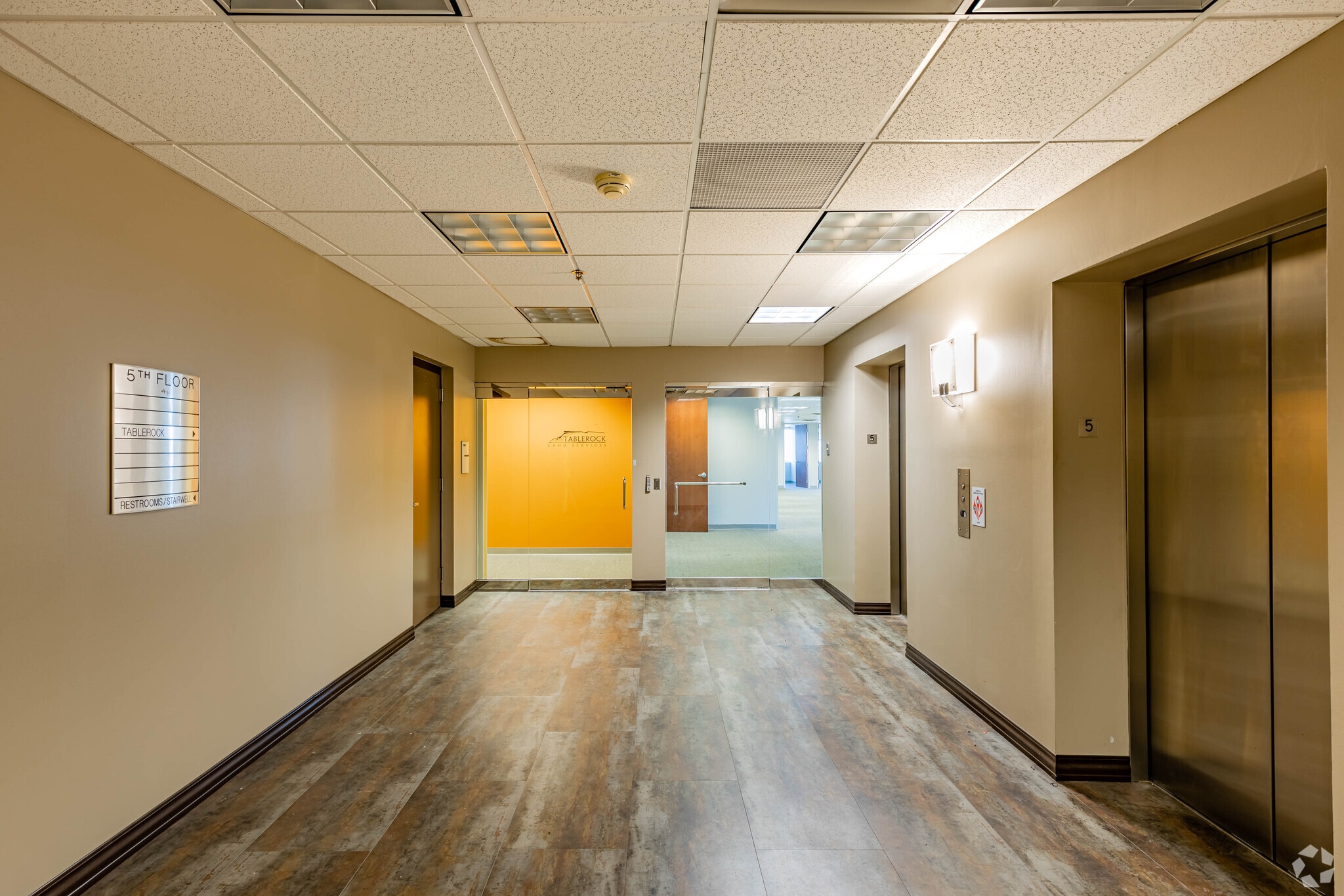 410 Rouser Rd, Coraopolis, PA for lease Interior Photo- Image 1 of 6