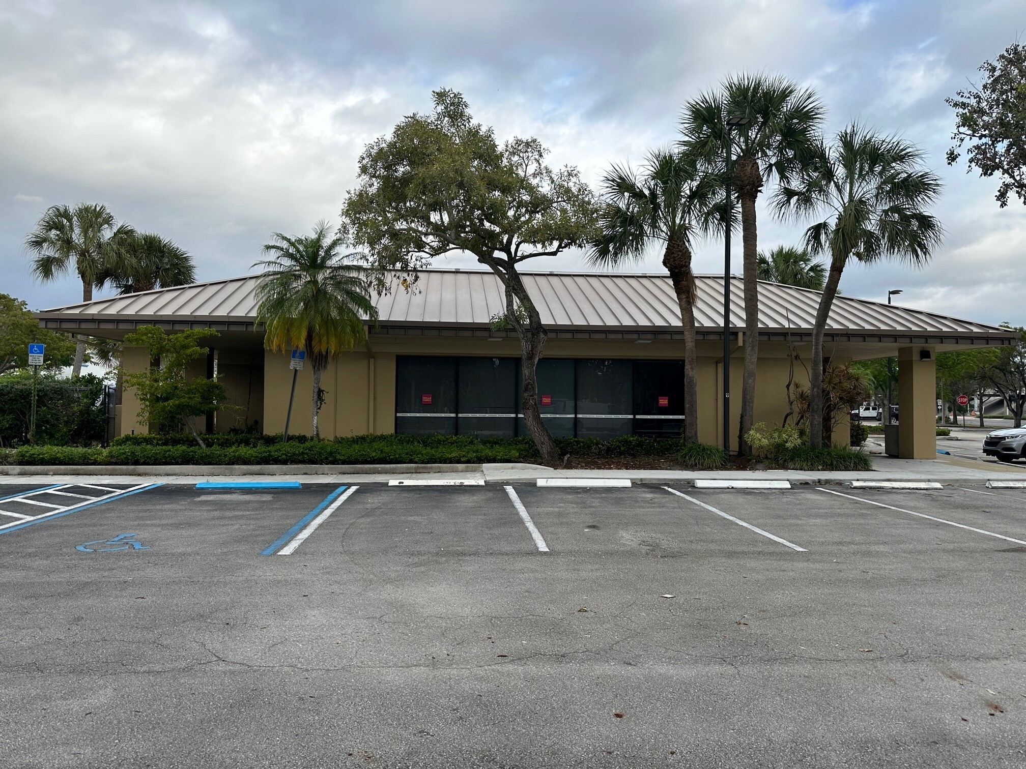 11 Weston Rd, Sunrise, FL for lease Primary Photo- Image 1 of 5