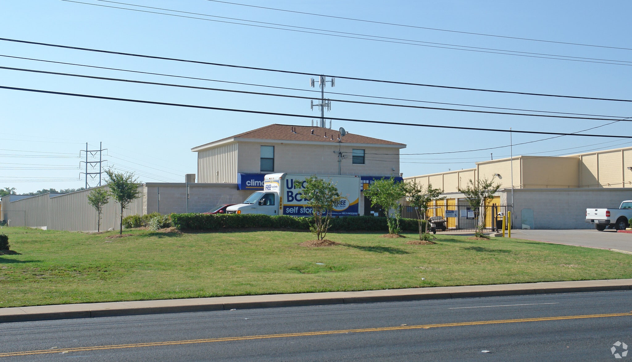 230 Snyder Rd, Hermitage, PA for lease Primary Photo- Image 1 of 3
