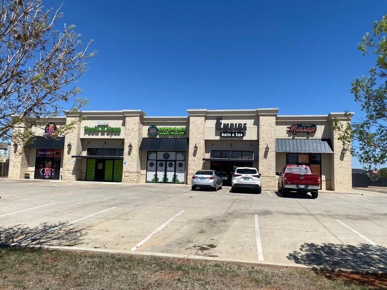 2115 NW 122nd St, Oklahoma City, OK à louer - Photo du bâtiment - Image 3 de 3
