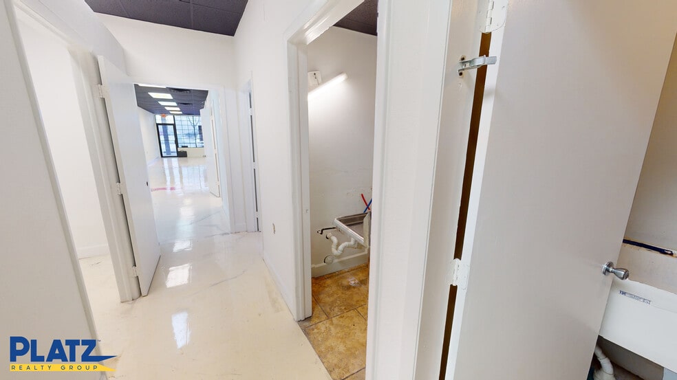 754 Youngstown Warren Rd, Niles, OH for lease - Interior Photo - Image 2 of 17