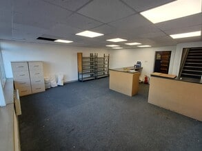 Mark Rd, Hemel Hempstead for lease Interior Photo- Image 1 of 4