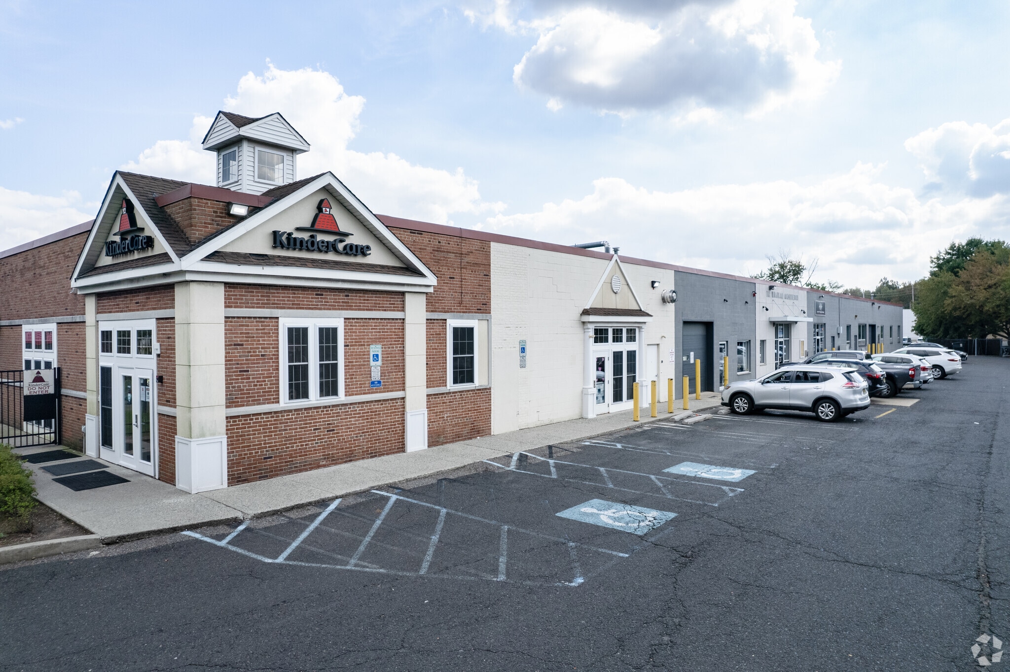 407-411 Sette Dr, Paramus, NJ à louer Photo principale- Image 1 de 5