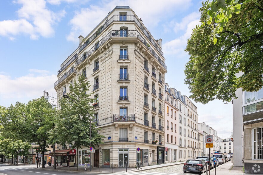 Retail in Paris for lease - Primary Photo - Image 1 of 5
