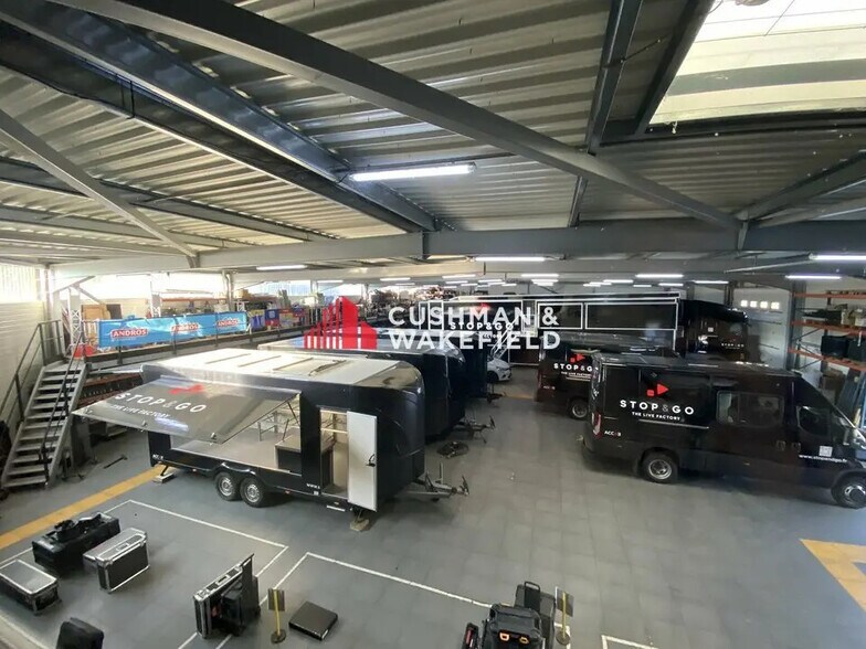 Office in Montrabé for lease - Interior Photo - Image 2 of 10