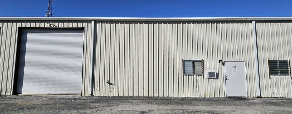 10971 K Nine Dr, Bonita Springs, FL for lease - Building Photo - Image 2 of 7