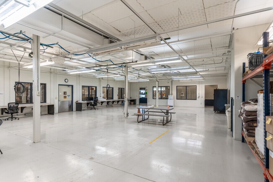 1507 S Kalamazoo Ave, Marshall, MI à vendre - Photo du bâtiment - Image 2 de 12