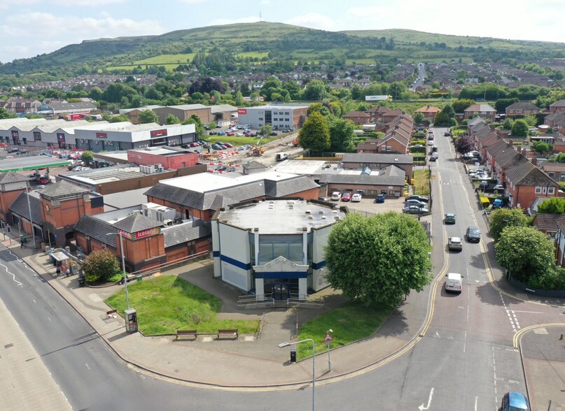 2 Farmley Rd, Newtownabbey à louer - Photo principale - Image 1 de 2