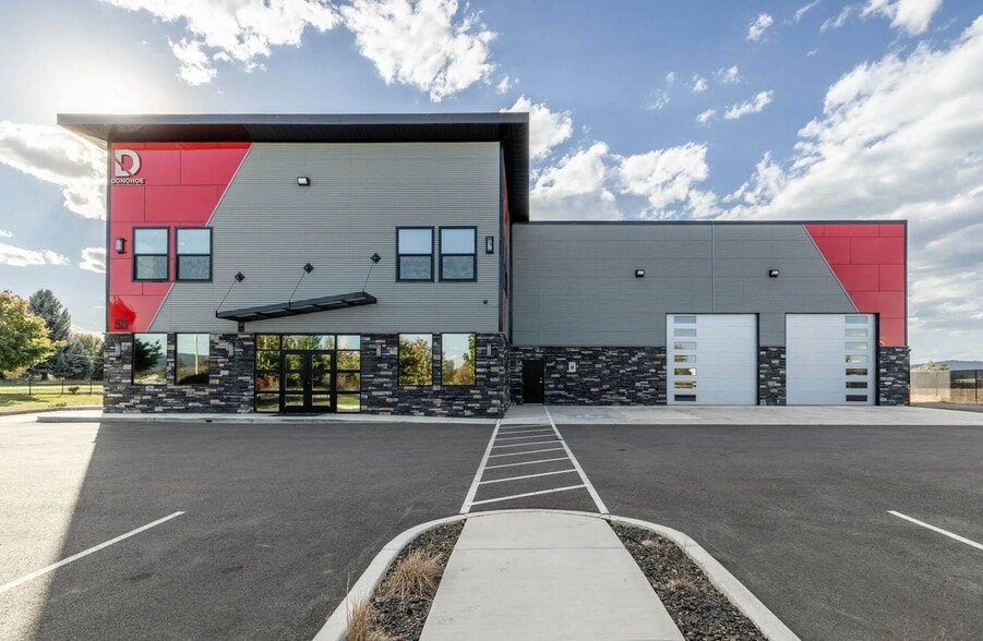 921 N Lean St, Post Falls, ID for sale - Building Photo - Image 2 of 33