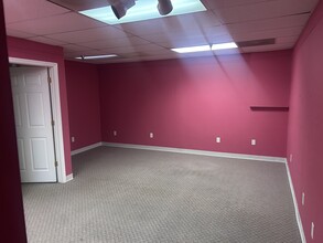 37 New Orleans Rd, Hilton Head Island, SC for lease Interior Photo- Image 2 of 7