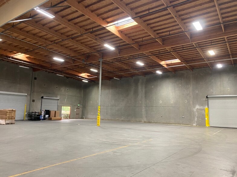 32701-32707 Calle Perfecto, San Juan Capistrano, CA for lease - Building Photo - Image 2 of 26