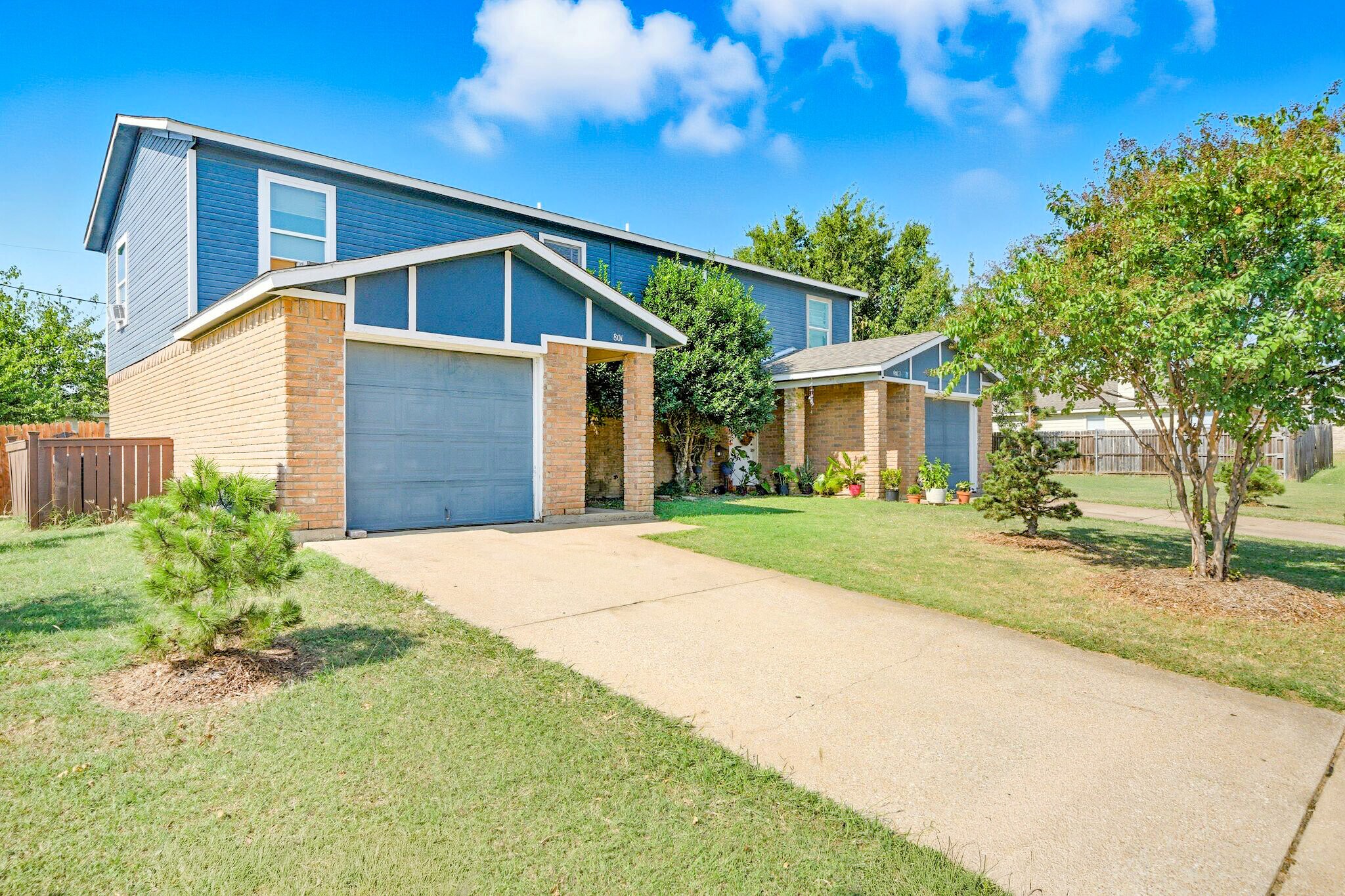 817 NW Summercrest Blvd, Burleson, TX à vendre Photo principale- Image 1 de 8
