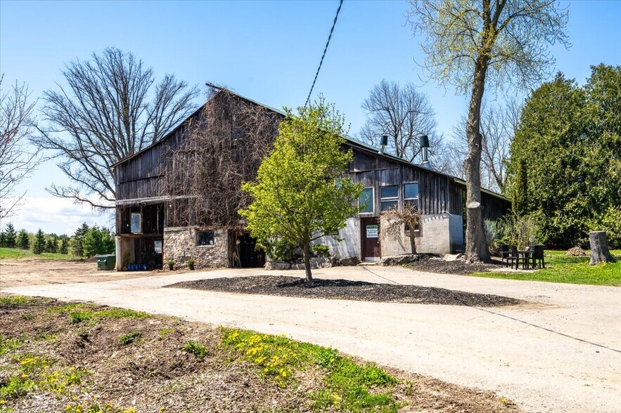 15316 Mount Wolfe Rd, Bolton, ON à vendre - Photo du bâtiment - Image 3 de 9