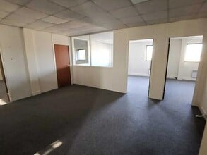 Office in Viry-Châtillon for lease Building Photo- Image 2 of 4