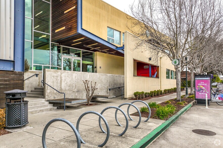 5900 Doyle St, Emeryville, CA à louer - Photo du bâtiment - Image 2 de 6