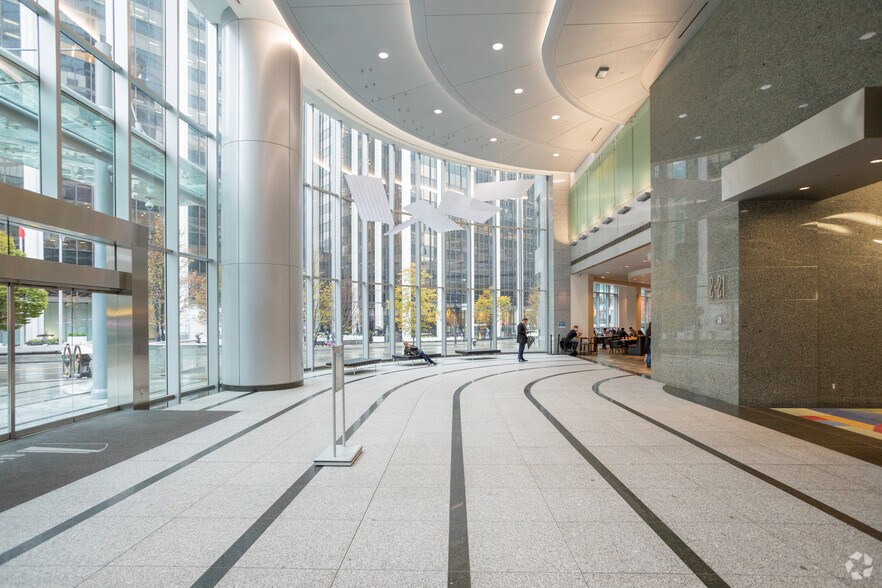 550 Burrard St, Vancouver, BC à louer - Hall d’entrée - Image 3 de 7