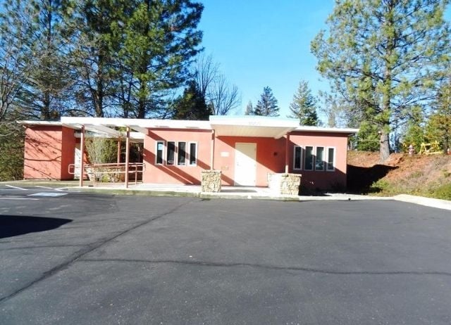 1005 Fowler Way, Placerville, CA à vendre - Photo du bâtiment - Image 2 de 57