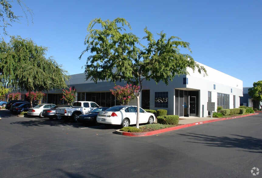 4608 Roseville Rd, North Highlands, CA for lease - Building Photo - Image 3 of 7